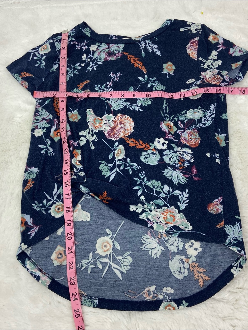 Wallflower Navy Floral Twist-Front Short Sleeve Top size small - Picture 11 of 11